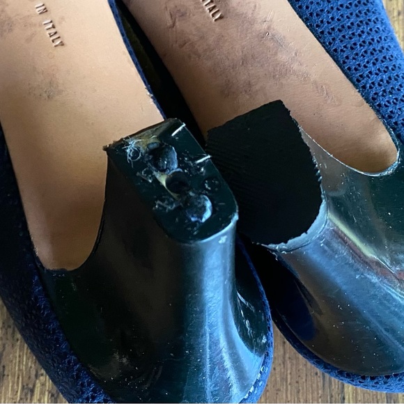 Classic Navy Ferragamo size 9 1/2 - Picture 4 of 6